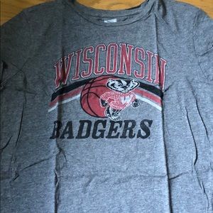 Tailgate Wisconsin basketball vintage tee!